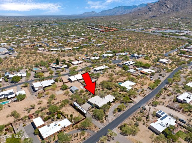 410 W Camino Fairhaven, Tucson, AZ 85704