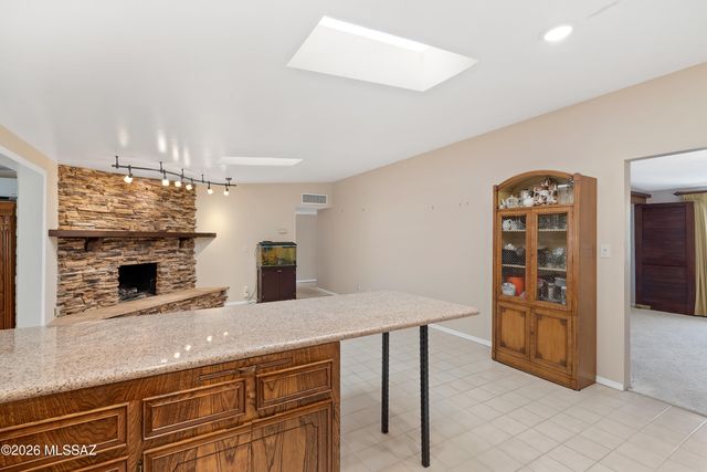 410 W Camino Fairhaven, Tucson, AZ 85704