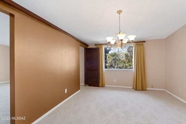 410 W Camino Fairhaven, Tucson, AZ 85704