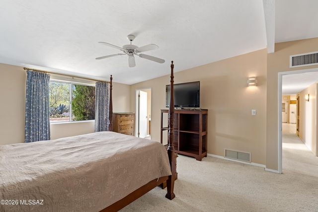 410 W Camino Fairhaven, Tucson, AZ 85704