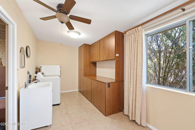 410 W Camino Fairhaven, Tucson, AZ 85704