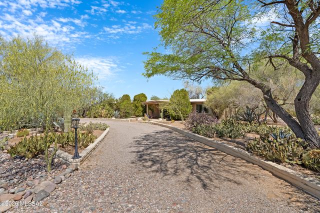 410 W Camino Fairhaven, Tucson, AZ 85704
