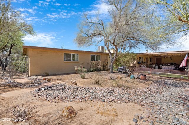 410 W Camino Fairhaven, Tucson, AZ 85704