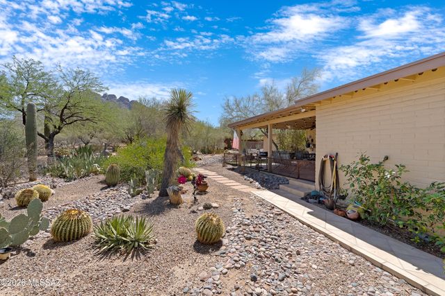 410 W Camino Fairhaven, Tucson, AZ 85704