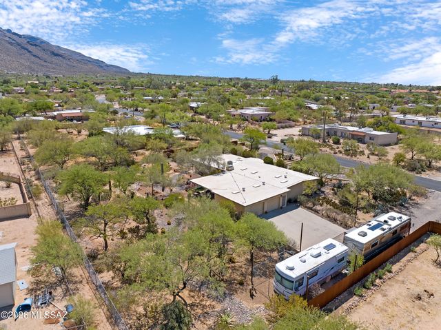 410 W Camino Fairhaven, Tucson, AZ 85704