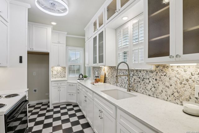 1331 W ROSEWOOD AVE, San Antonio, TX 78201