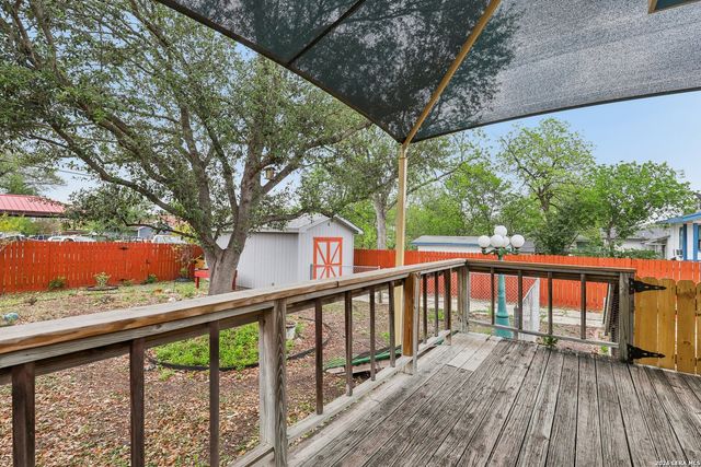 1331 W ROSEWOOD AVE, San Antonio, TX 78201