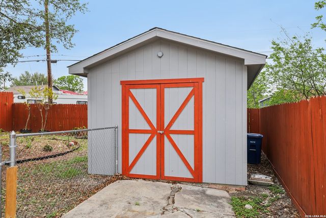 1331 W ROSEWOOD AVE, San Antonio, TX 78201