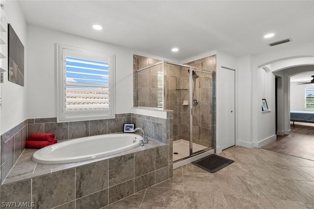 4764 Formosa DR, Naples, FL 34119