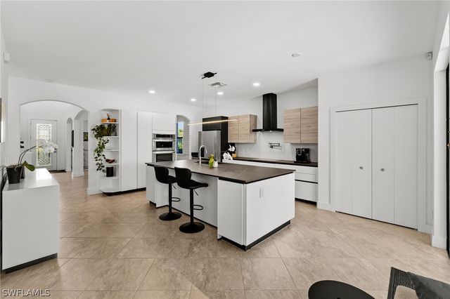 4764 Formosa DR, Naples, FL 34119