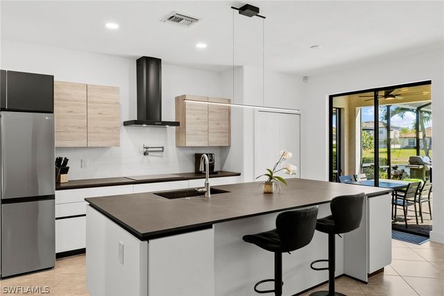 4764 Formosa DR, Naples, FL 34119