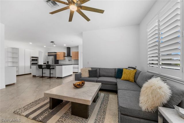 4764 Formosa DR, Naples, FL 34119