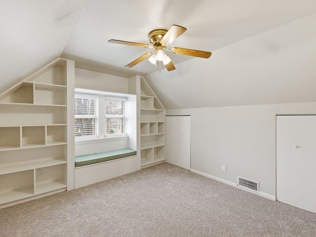 5435 S Newcastle Avenue, Chicago, IL 60638