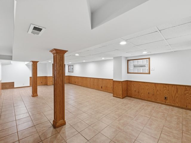 5435 S Newcastle Avenue, Chicago, IL 60638