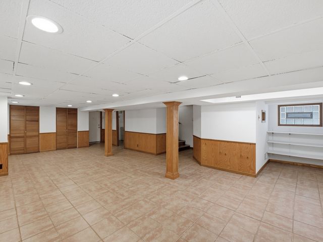 5435 S Newcastle Avenue, Chicago, IL 60638