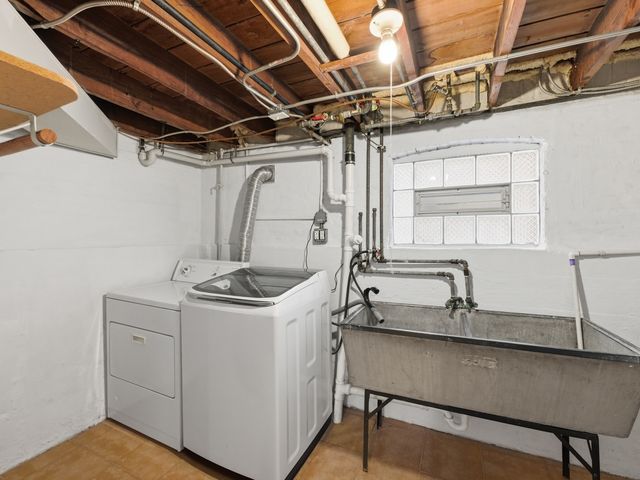 5435 S Newcastle Avenue, Chicago, IL 60638