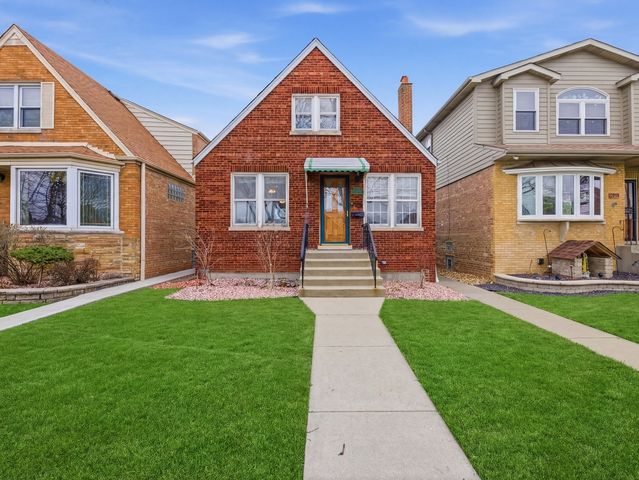 5435 S Newcastle Avenue, Chicago, IL 60638