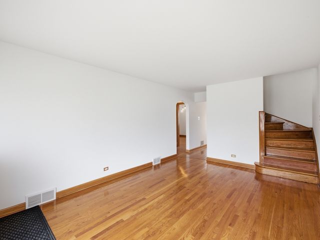 5435 S Newcastle Avenue, Chicago, IL 60638