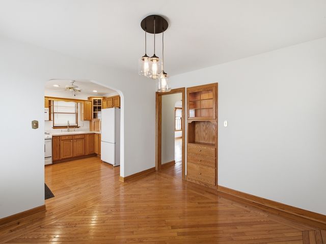 5435 S Newcastle Avenue, Chicago, IL 60638