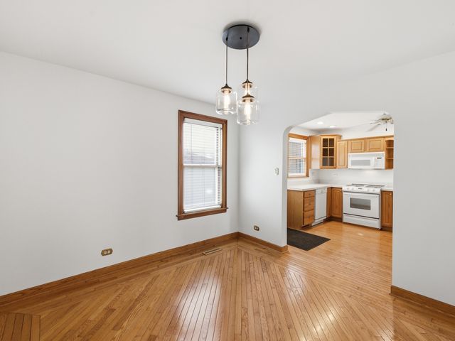 5435 S Newcastle Avenue, Chicago, IL 60638