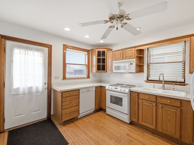 5435 S Newcastle Avenue, Chicago, IL 60638