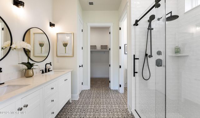 28 Larkspur Lane, Manalapan, NJ 07726