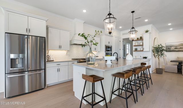 28 Larkspur Lane, Manalapan, NJ 07726