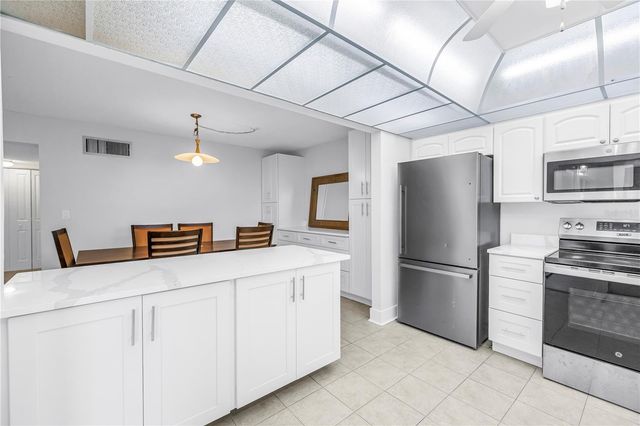 4700 COVE CIRCLE 103, St Petersburg, FL 33708