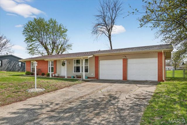 201 Mercury Drive, Godfrey, IL 62035