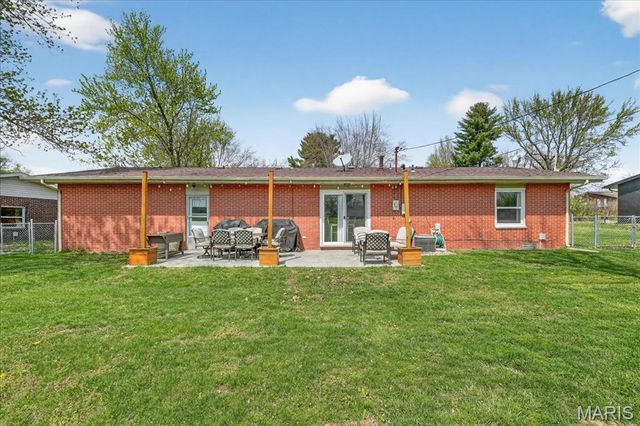 201 Mercury Drive, Godfrey, IL 62035