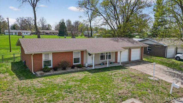 201 Mercury Drive, Godfrey, IL 62035