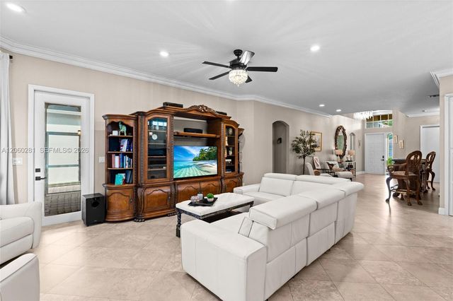 5821 Via De La Plata Cir, Delray Beach, FL 33484