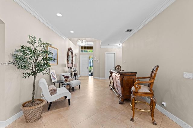 5821 Via De La Plata Cir, Delray Beach, FL 33484
