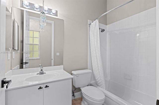 5821 Via De La Plata Cir, Delray Beach, FL 33484
