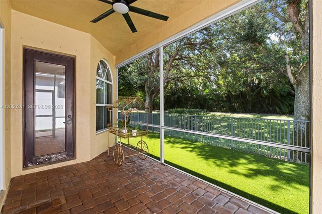 5821 Via De La Plata Cir, Delray Beach, FL 33484