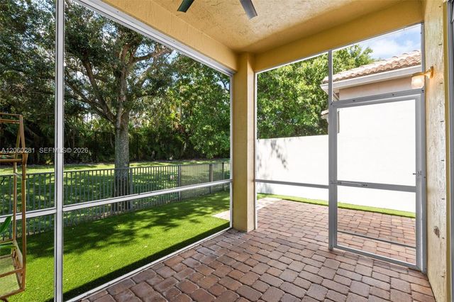 5821 Via De La Plata Cir, Delray Beach, FL 33484