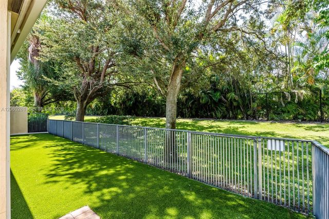 5821 Via De La Plata Cir, Delray Beach, FL 33484
