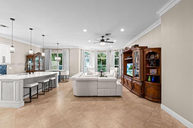 5821 Via De La Plata Cir, Delray Beach, FL 33484