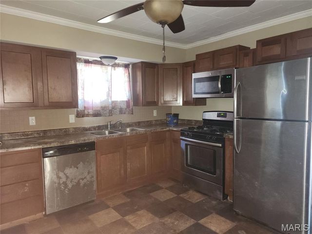 217 W Fairground Avenue, Hillsboro, IL 62049