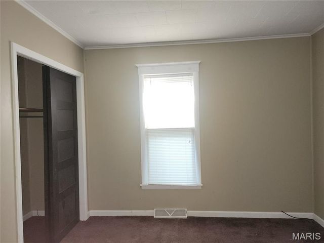 217 W Fairground Avenue, Hillsboro, IL 62049