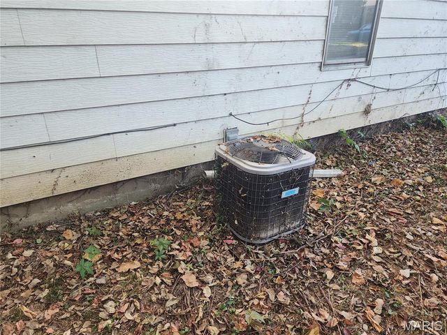 217 W Fairground Avenue, Hillsboro, IL 62049