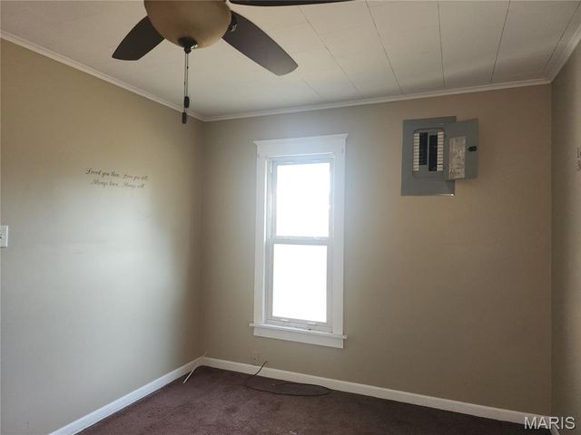 217 W Fairground Avenue, Hillsboro, IL 62049