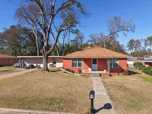 207 Lafayette, Gladewater, TX 75647