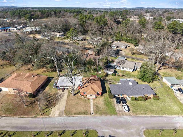 207 Lafayette, Gladewater, TX 75647