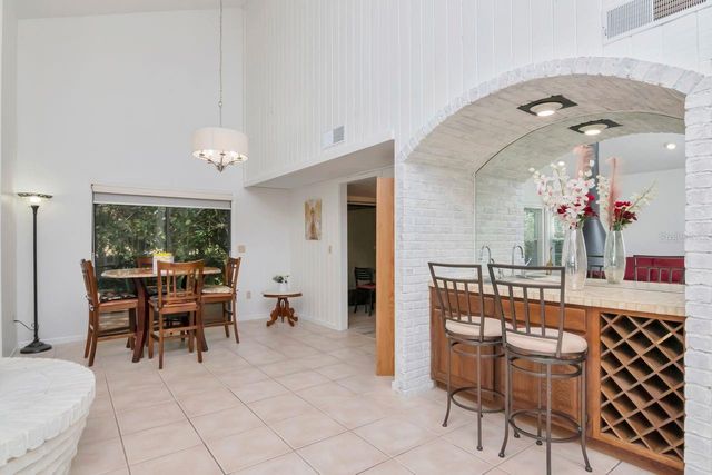 13902 BARDMOOR PLACE B, Tampa, FL 33618