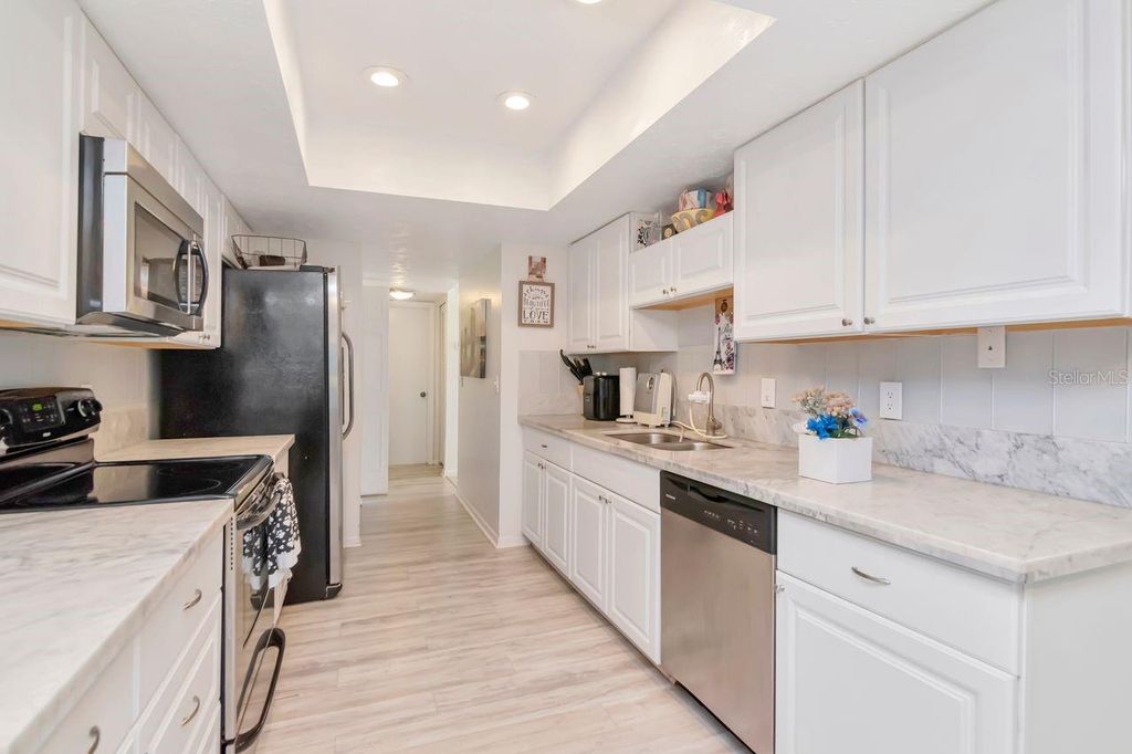 Image 11 of property listing at 13902 BARDMOOR PLACE B, Tampa, FL 33618