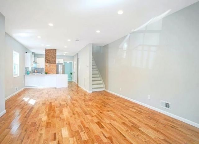 3 MINERVA ST, Jc, Bergen-lafayett, NJ 07304