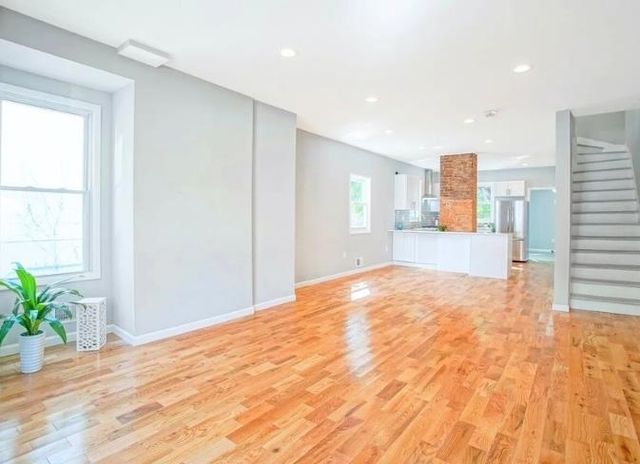 3 MINERVA ST, Jc, Bergen-lafayett, NJ 07304