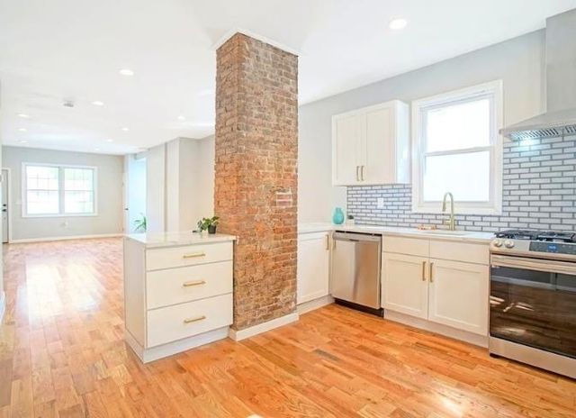 3 MINERVA ST, Jc, Bergen-lafayett, NJ 07304