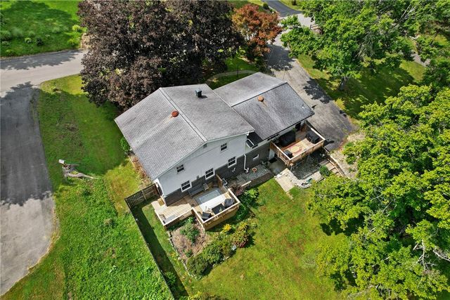 143 La Ray Dr, Center Twp, PA 16001